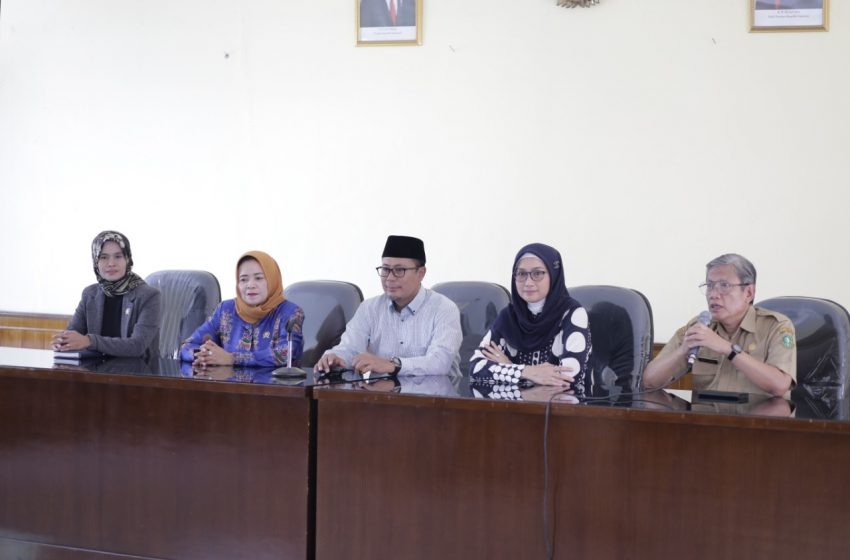  Reses Pertama, Desy Mengunjungi Dinas Pendidikan dan Kebudayaan Kota Sukabumi