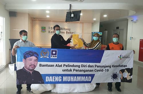  Daeng Muhammad Salurkan APD ke RSUD Kabupaten Bekasi