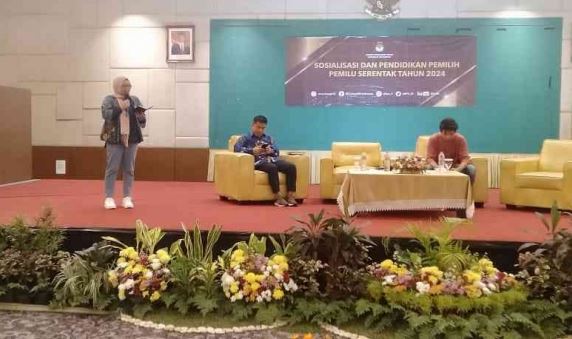  Dian Istiqomah Gelar Sosialisasi Bersama KPU Di Jakarta Barat