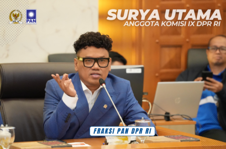 Surya Utama alias Uya Kuya Anggota Komisi IX dari Fraksi PAN DPR RI