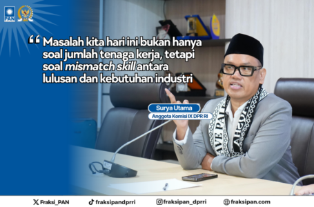 Surya Utama (Uya Kuya) Anggota Komisi IX DPR RI Fraksi PAN